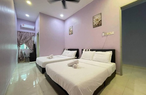 Asam Kumbang House | 160 m² House ∙ 4 bedrooms ∙ 12 guests