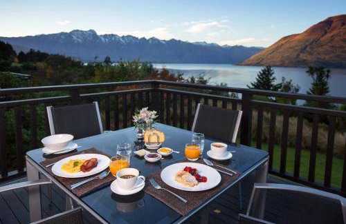 Sunshine Bay Cabin | 160 m² Lodge ∙ 4 bedrooms ∙ 127 guests