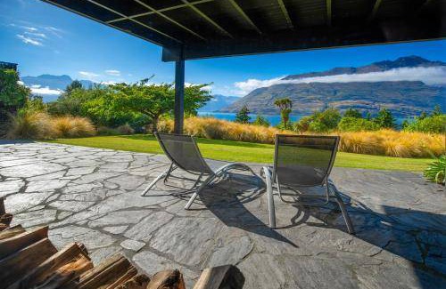 Sunshine Bay Cabin | 160 m² Lodge ∙ 4 bedrooms ∙ 127 guests