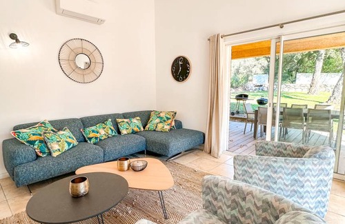 Cirendinu Villa | 160 m² Villa ∙ 4 bedrooms ∙ 10 guests