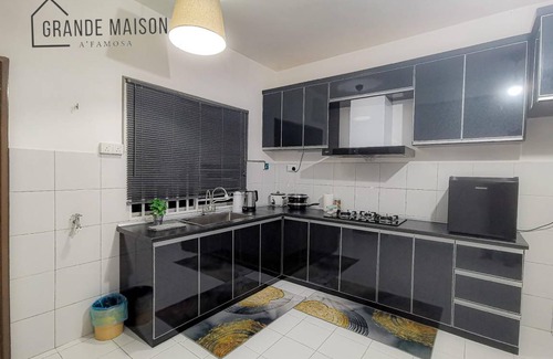 Alor Gajah House | 161 m² House ∙ 4 bedrooms ∙ 13 guests