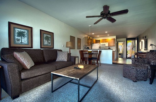 Kihei Condo | #162 Ground Floor Peak Ocean View New Stearns & Foster CA King Bed