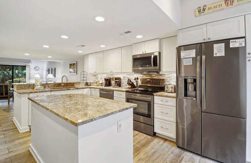 Shipyard Plantation Villa | 162 The Greens | Walk to the Beach