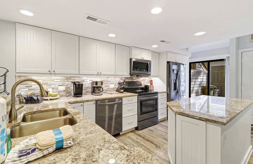 Shipyard Plantation Villa | 162 The Greens | Walk to the Beach