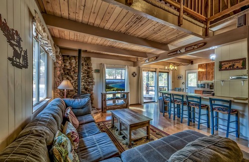 Tahoe Paradise Ski Chalet | 1625a Atroari 3 Bedroom Chalet by RedAwning