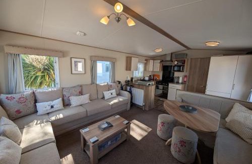 Warsash Resort | 163 Large Breeze