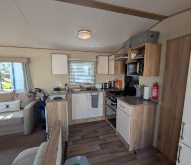 Warsash Resort | 163 Large Breeze
