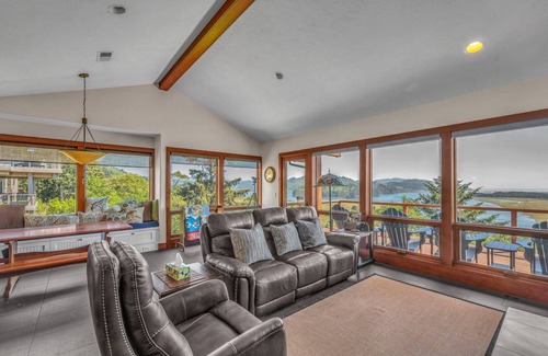 Pacific City House | 163 m² House ∙ 2 bedrooms ∙ 4 guests