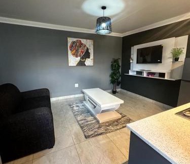 Bezuidenhout Valley Apartment | 163 on Bez Unit 20
