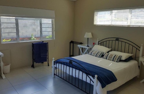 Kleinmond House | 164@Beach Road in Kleinmond