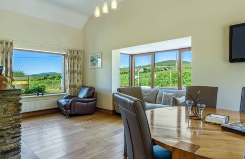 Cahirciveen House | 165 m² House ∙ 1 bedroom ∙ 8 guests