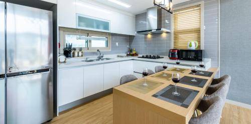 Nohyeong-dong House | 165 m² House ∙ 3 bedrooms ∙ 12 guests