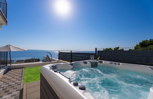 Podstrana Villa | 165 m² Villa ∙ 4 bedrooms ∙ 8 guests