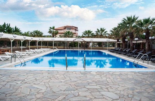 Saronikos Villa | 1650 m² Villa ∙ 21 bedrooms ∙ 40 guests