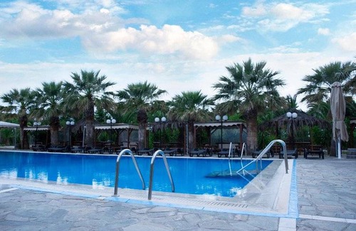 Saronikos Villa | 1650 m² Villa ∙ 21 bedrooms ∙ 40 guests