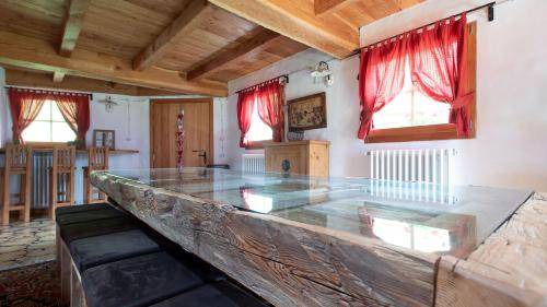Tola Ski Chalet | 166 m² Chalet ∙ 3 bedrooms ∙ 6 guests