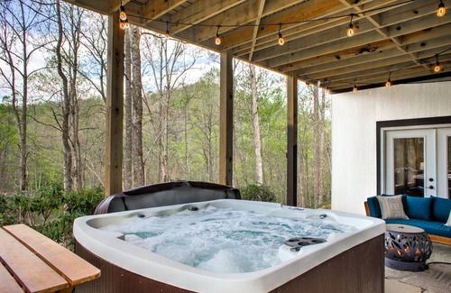 Spruce Pine House | 166 m² House ∙ 3 bedrooms ∙ 9 guests