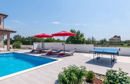 Pinezici Villa | 166 m² Villa ∙ 3 bedrooms ∙ 8 guests