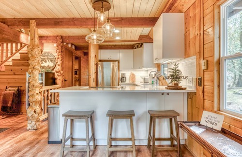 Rhododendron Cabin | 167 m² Cabin ∙ 3 bedrooms ∙ 8 guests