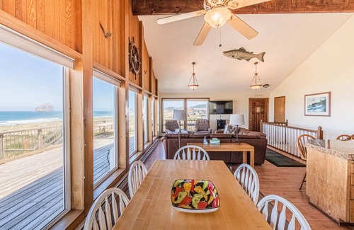 Pacific City House | 167 m² House ∙ 4 bedrooms ∙ 8 guests
