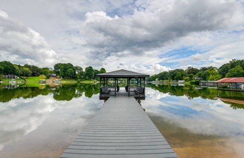 Sherrills Ford House | 167 m² House ∙ 2 bedrooms ∙ 8 guests