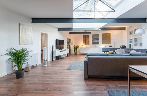 Oberbilk Apartment | 168 m² Apartment ∙ 2 bedrooms ∙ 6 guests