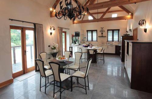 Nuthurst House | 168 m² House ∙ 3 bedrooms ∙ 6 guests