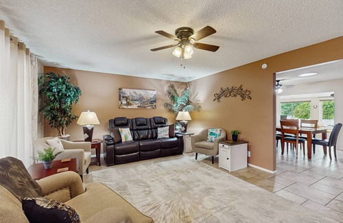 Sunland Village House | 169 m² House ∙ 2 bedrooms ∙ 4 guests
