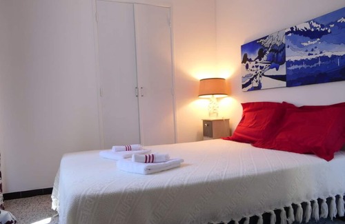 Lussan House | 16th century farmhouse with swimming pool for 8 people