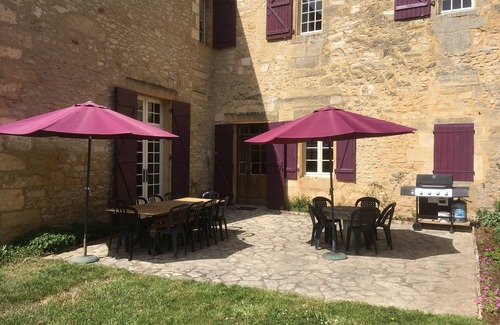 Vezac House | 16th Century Manoir; Large Ensuite Bedrooms, Original Features, Many Steps!