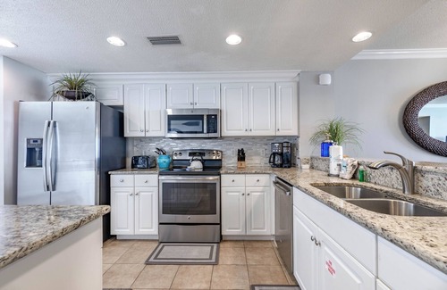 Long Beach Condo | 16th Floor 3BR 3BA end unit with spectacular views @ Majestic Tower 2!