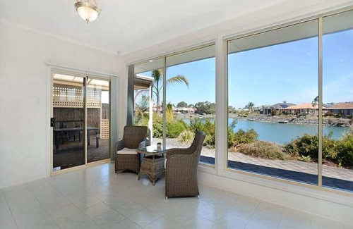 Encounter Bay House | 17 Clipper Ct - Lakefront home with beautiful views from inside and out