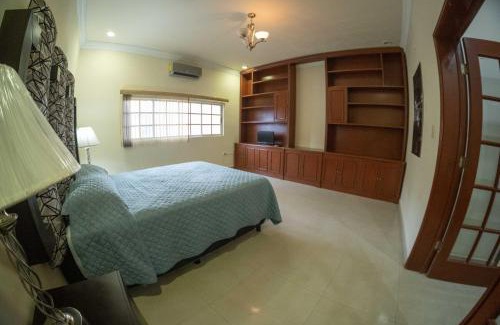 Torreon House | 17 Large room for two people