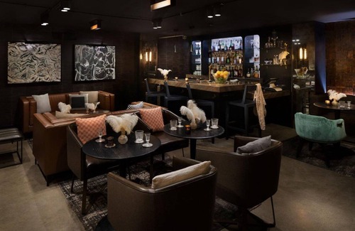 East Village Hotel | 17 m² Hotel ∙ 127 guests