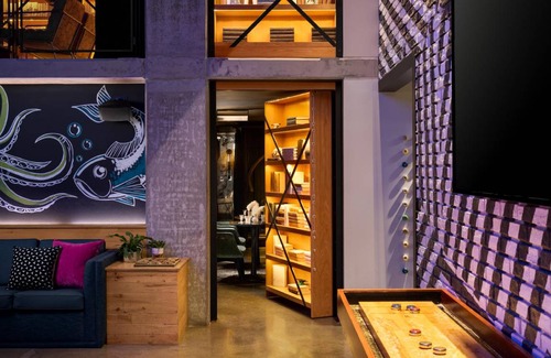 East Village Hotel | 17 m² Hotel ∙ 127 guests