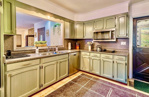 Summerlee House | 17 Min to NRG, Private, Grill, Huge Yard, Cozy