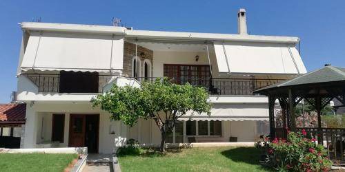 Spata-Artemida Apartment | 170 m² Apartment ∙ 3 bedrooms ∙ 6 guests