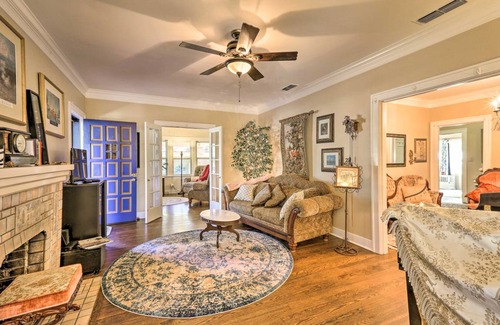 Wichita Falls Cottage | 172 m² Cabin ∙ 2 bedrooms ∙ 5 guests