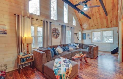 Pocono Lake House | 172 m² House ∙ 3 bedrooms ∙ 8 guests
