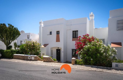 Albufeira Villa | 172 m² Villa ∙ 4 bedrooms ∙ 8 guests