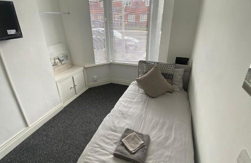 Liverpool House | 174 Boaler Street