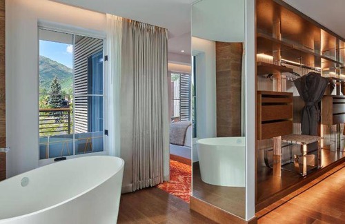 Downtown Hotel | 176 m² Hotel ∙ 3 bedrooms ∙ 127 guests