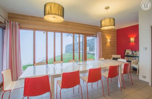 Verthemex House | 177 m² Gîte ∙ 5 bedrooms ∙ 12 guests