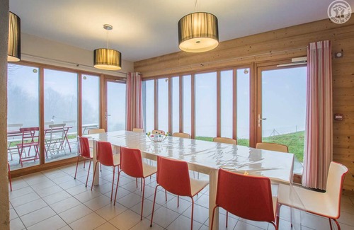 Verthemex House | 177 m² Gîte ∙ 5 bedrooms ∙ 12 guests