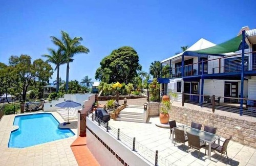 Seventeen Seventy Cabin | 1770 Sovereign Lodge - Grajagan Deluxe