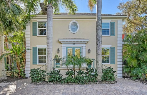 Bay Isle House | 178 m² House ∙ 3 bedrooms ∙ 8 guests