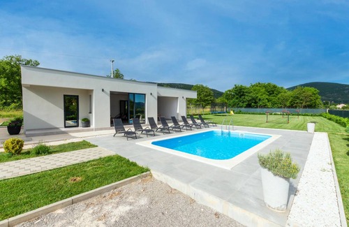 Dicmo House | 178 m² House ∙ 3 bedrooms ∙ 8 guests