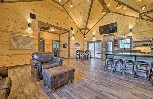 Whitesboro House | 179 m² House ∙ 3 bedrooms ∙ 8 guests