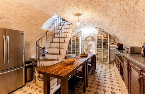 Chateauneuf-Villevieille Villa | 17th century sheepfold with swimming pool, near Nice.