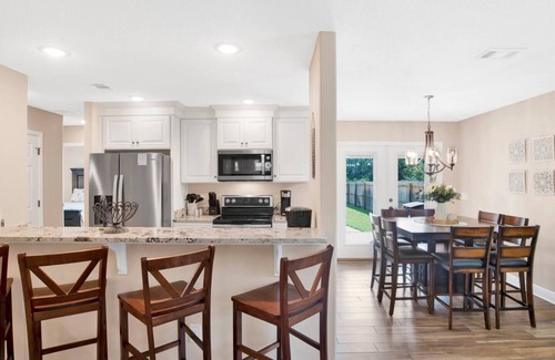 Southeast Pensacola House | 17th C~Tranquil Family Retreat